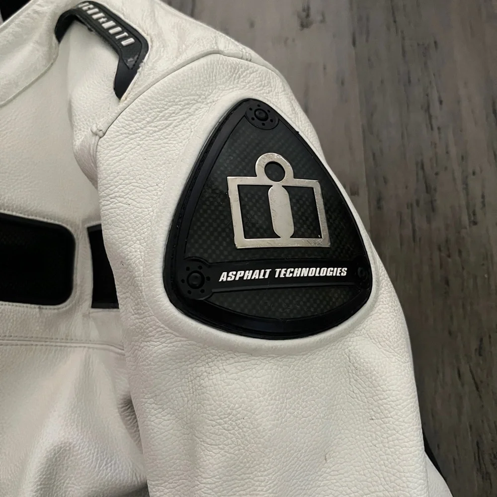 ICON Men’s Leather Motorcycle Jacket With Body Armor Size Medium - Picture 9 of 12